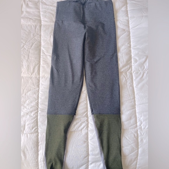 Onzie Leggings for Sale - Picture 3 of 7